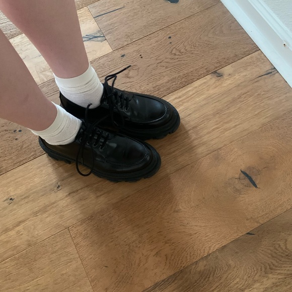 Lug sole black lace up loafers - Picture 8 of 10